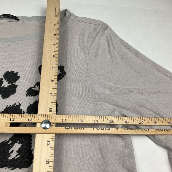 Widlfox Cozy Pullover Sweatshirt Gray Black Print Long Sleeve Soft Knit MEDIUM - Picture 7 of 10